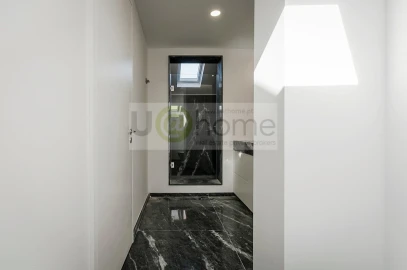 Apartamento T3 para Venda em Campolide