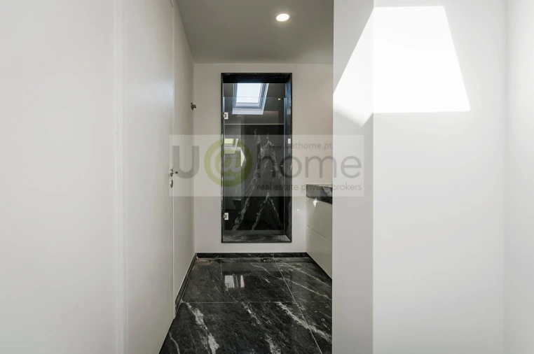 Apartamento T3 para Venda em Campolide Foto 16