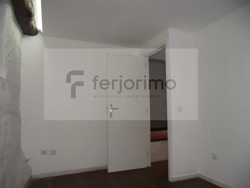 Moradia T3 para Venda em Azurem Foto 3