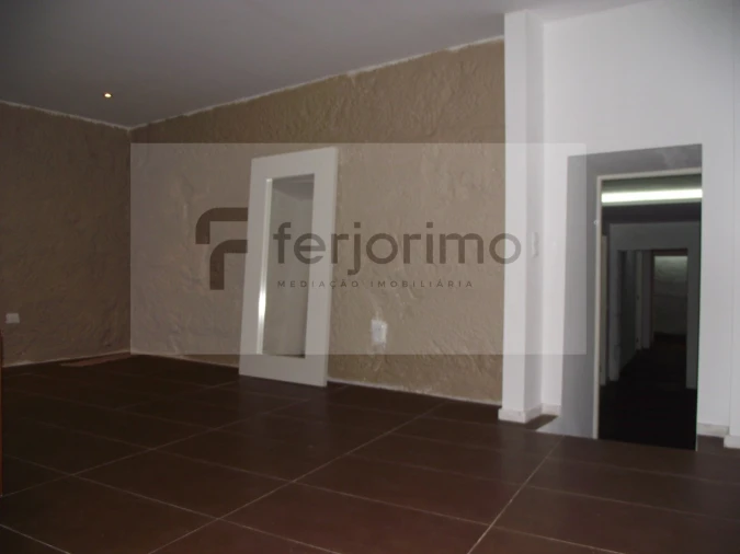 Moradia T3 para Venda em Azurem Foto 9