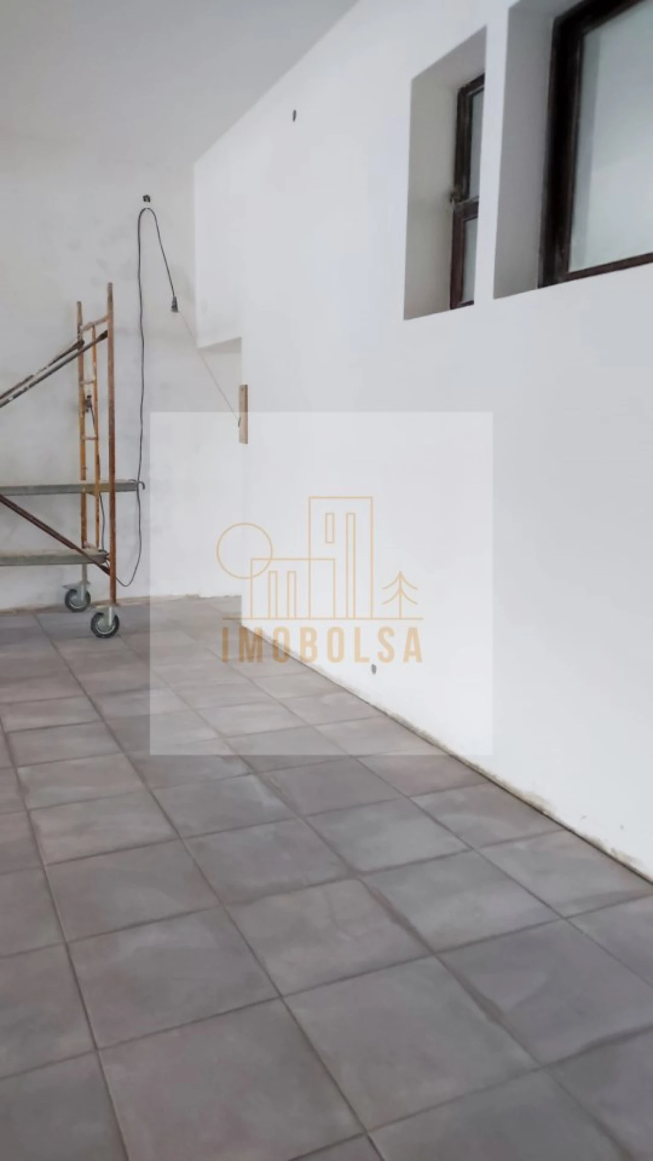 Loja para Arrendamento em Antas e Abade de Vermoim Foto 3