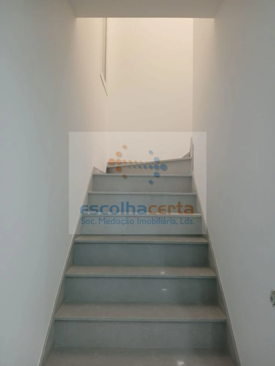 Moradia T3 para Venda em Fernao Ferro Foto 8