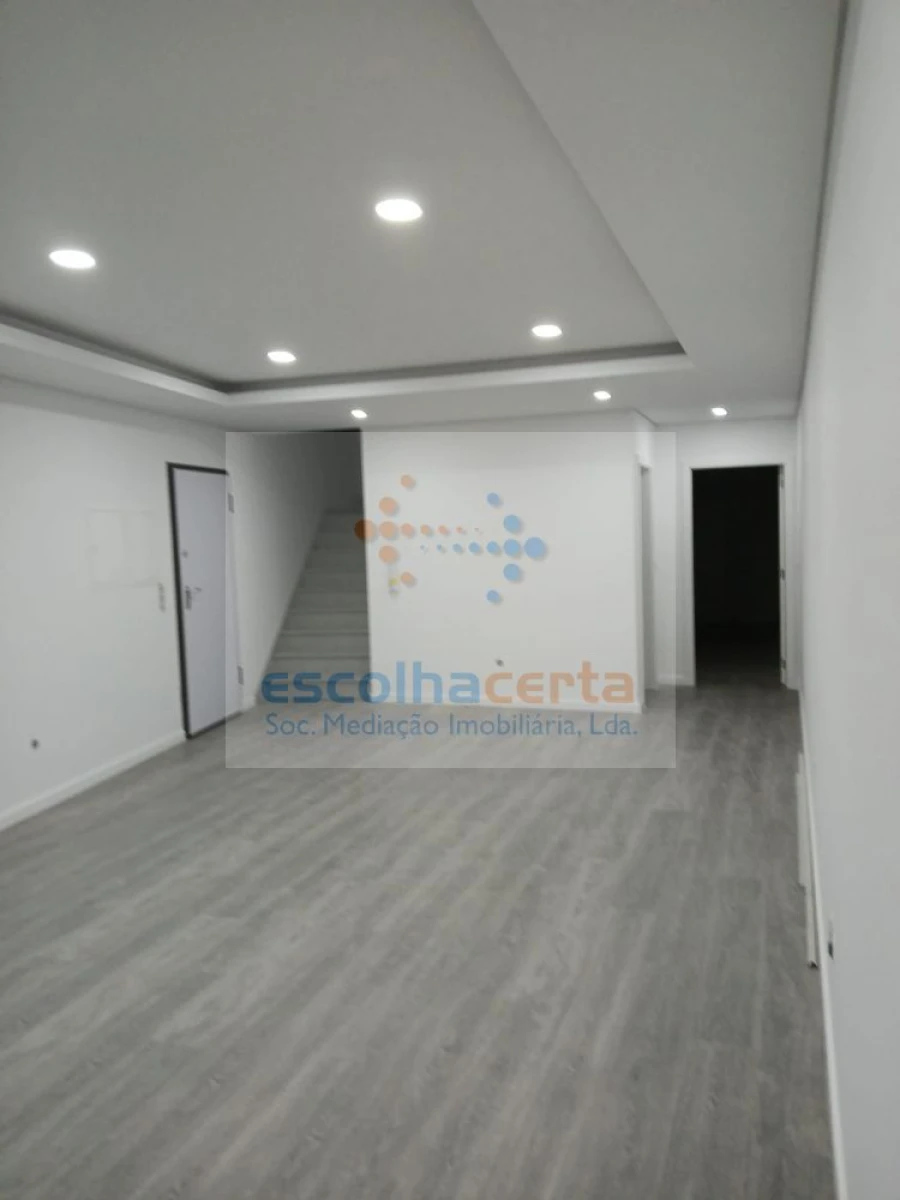 Moradia T3 para Venda em Fernao Ferro Foto 11