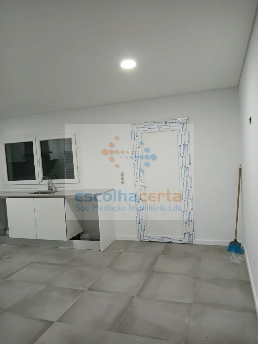 Moradia T3 para Venda em Fernao Ferro Foto 5