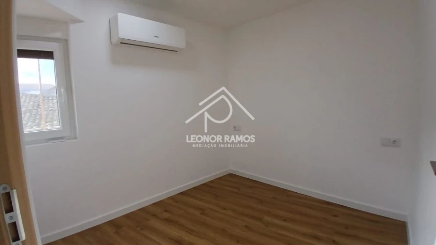 Moradia T3 para Venda em Alcains Foto 6