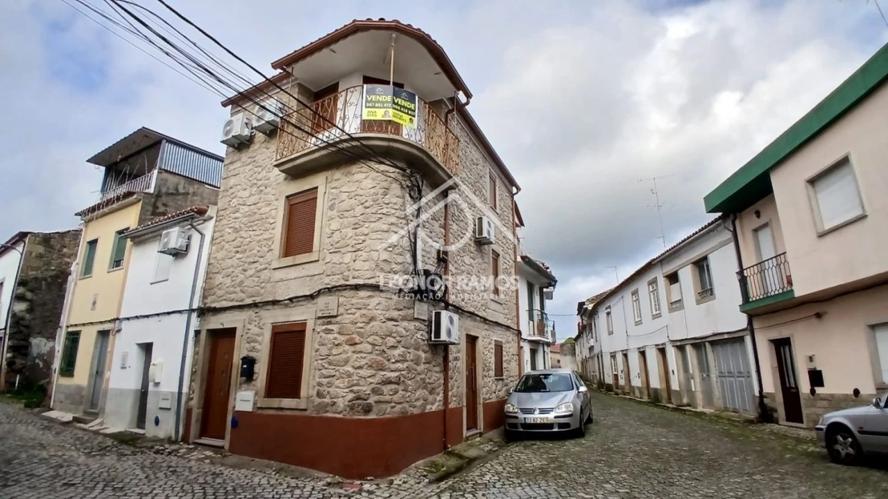 Moradia T3 para Venda em Alcains Foto 2