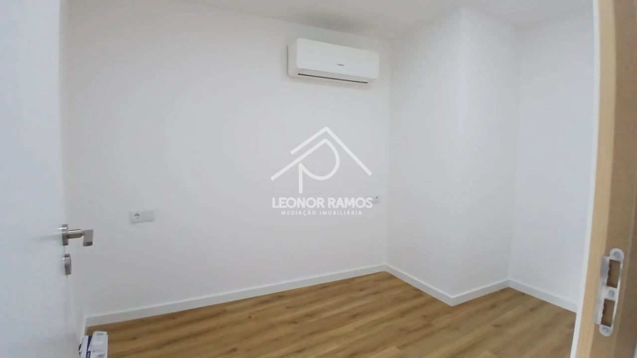 Moradia T3 para Venda em Alcains Foto 7