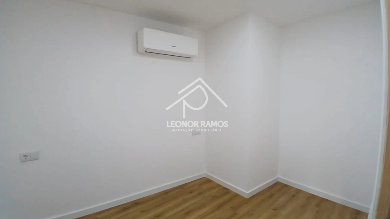 Moradia T3 para Venda em Alcains Foto 11