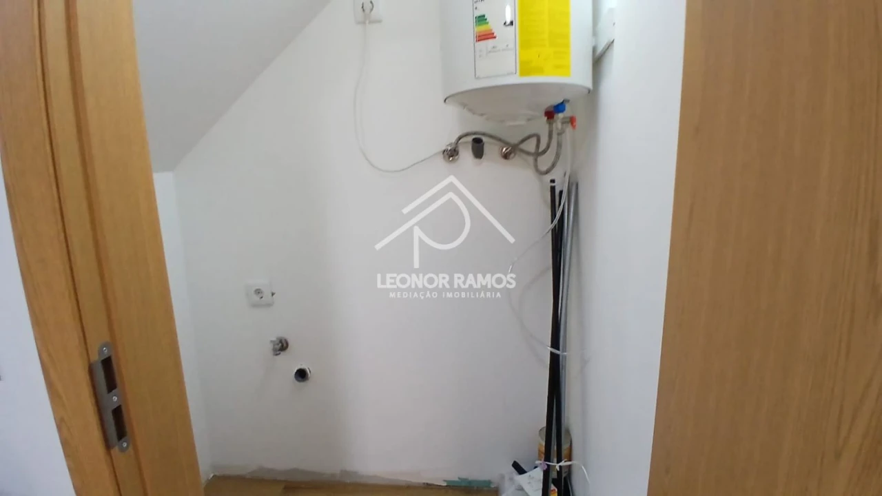 Moradia T3 para Venda em Alcains Foto 13