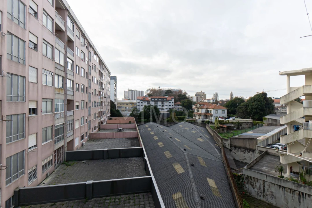 Apartamento T4 para Venda em Lordelo do Ouro e Massarelos Foto 16