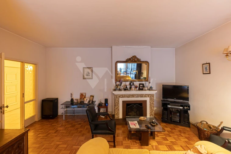 Apartamento T4 para Venda em Lordelo do Ouro e Massarelos Foto 6