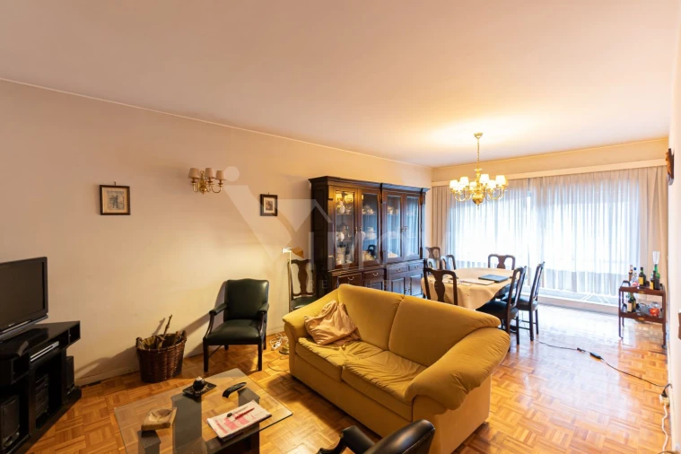 Apartamento T4 para Venda em Lordelo do Ouro e Massarelos Foto 2