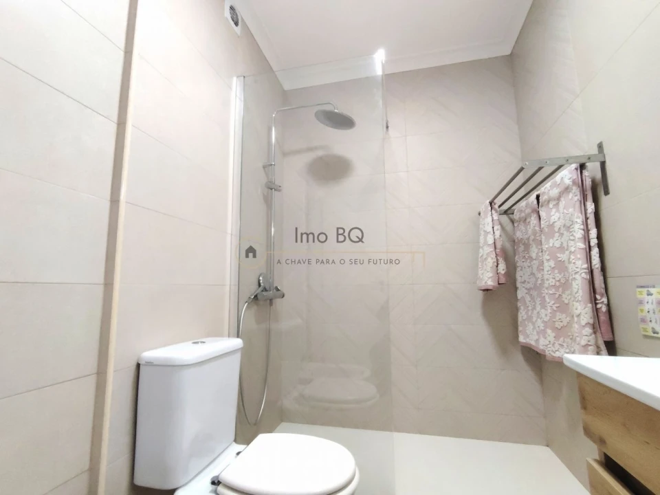 Apartamento T3 para Venda em Póvoa de Santa Iria e Forte da Casa Foto 17