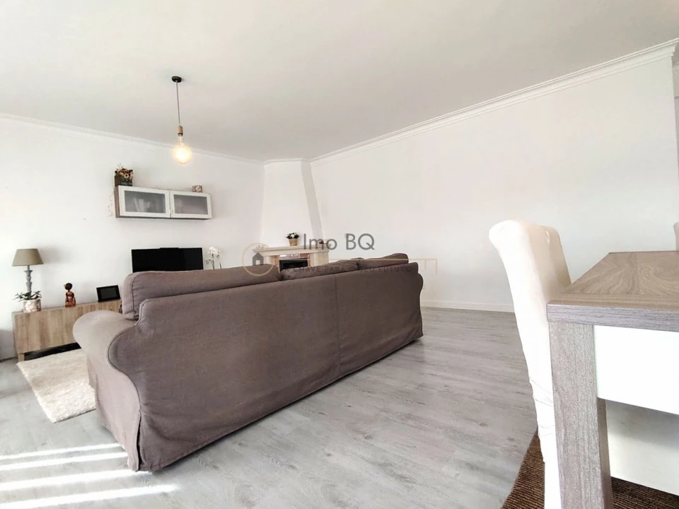 Apartamento T3 para Venda em Póvoa de Santa Iria e Forte da Casa Foto 4