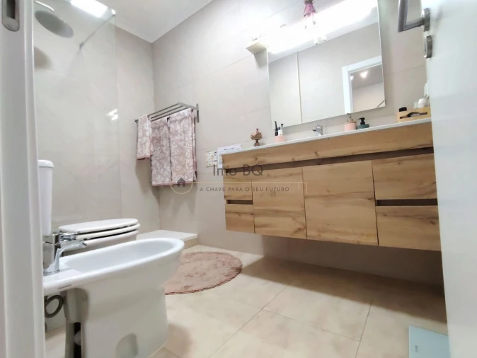 Apartamento T3 para Venda em Póvoa de Santa Iria e Forte da Casa Foto 16