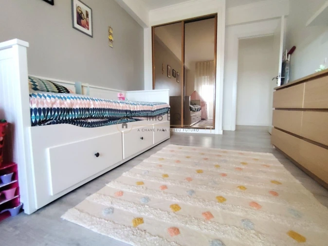 Apartamento T3 para Venda em Póvoa de Santa Iria e Forte da Casa Foto 14