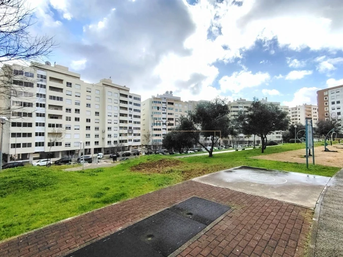 Apartamento T3 para Venda em Póvoa de Santa Iria e Forte da Casa Foto 42