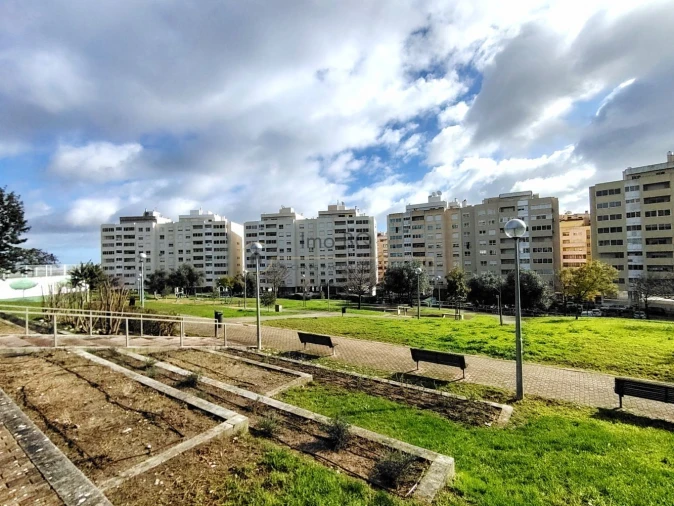 Apartamento T3 para Venda em Póvoa de Santa Iria e Forte da Casa Foto 43
