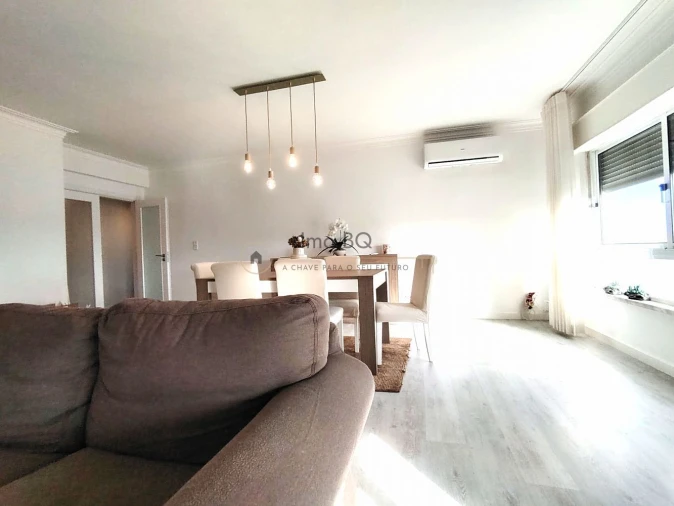 Apartamento T3 para Venda em Póvoa de Santa Iria e Forte da Casa Foto 8