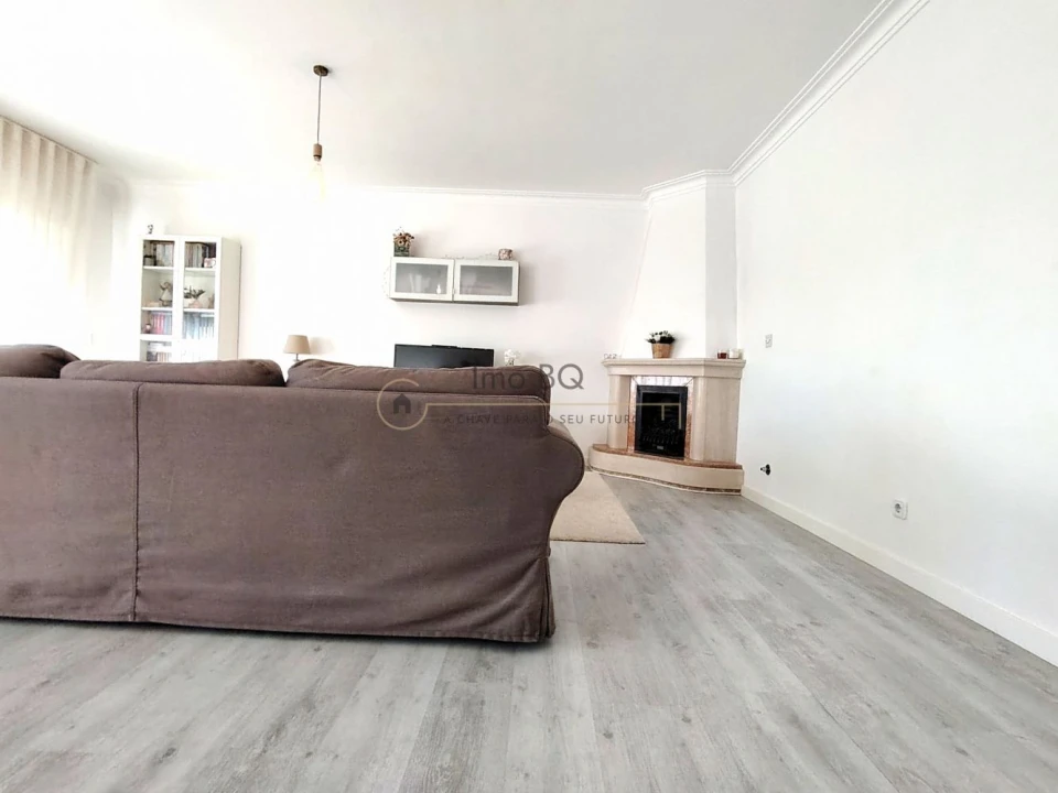 Apartamento T3 para Venda em Póvoa de Santa Iria e Forte da Casa Foto 3