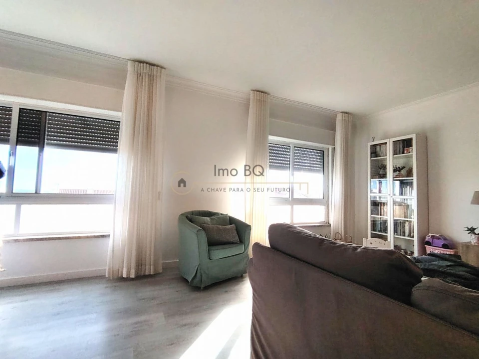 Apartamento T3 para Venda em Póvoa de Santa Iria e Forte da Casa Foto 7