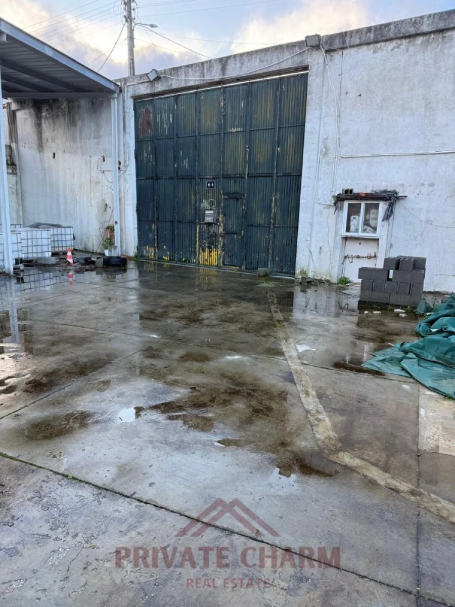 Loja para Arrendamento em Sacavém e Prior Velho Foto 3