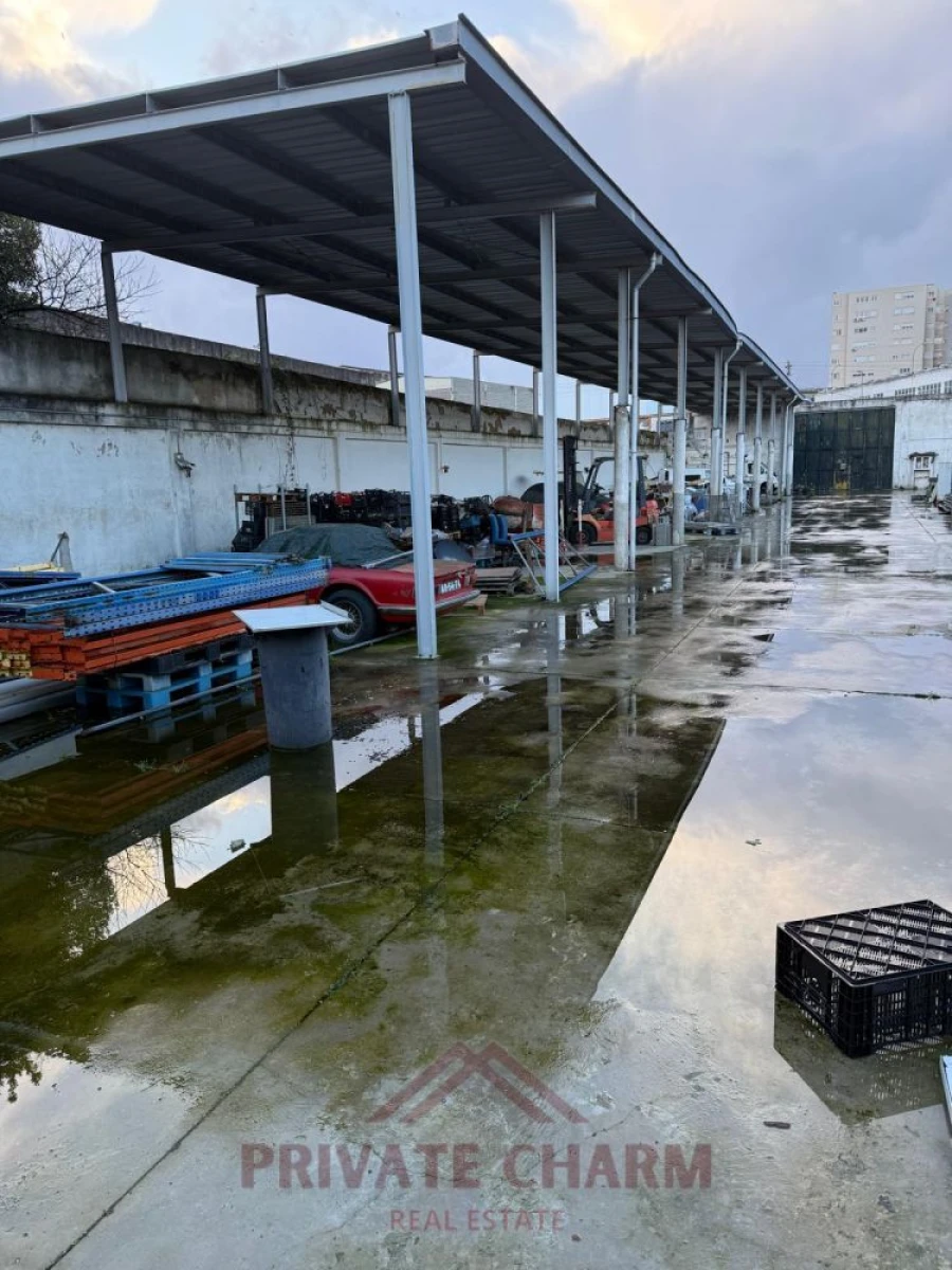 Loja para Arrendamento em Sacavém e Prior Velho Foto 6