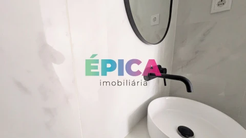 Loja para Arrendamento em Campo de Ourique