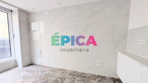 Loja para Arrendamento em Campo de Ourique