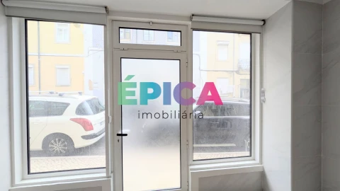 Loja para Arrendamento em Campo de Ourique
