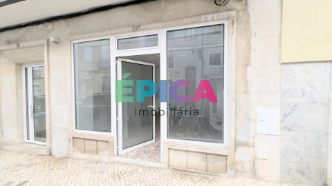 Loja para Arrendamento em Campo de Ourique