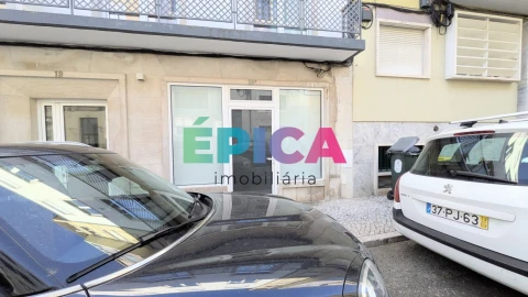 Loja para Arrendamento em Campo de Ourique