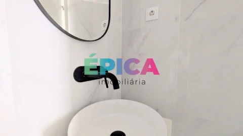 Loja para Arrendamento em Campo de Ourique