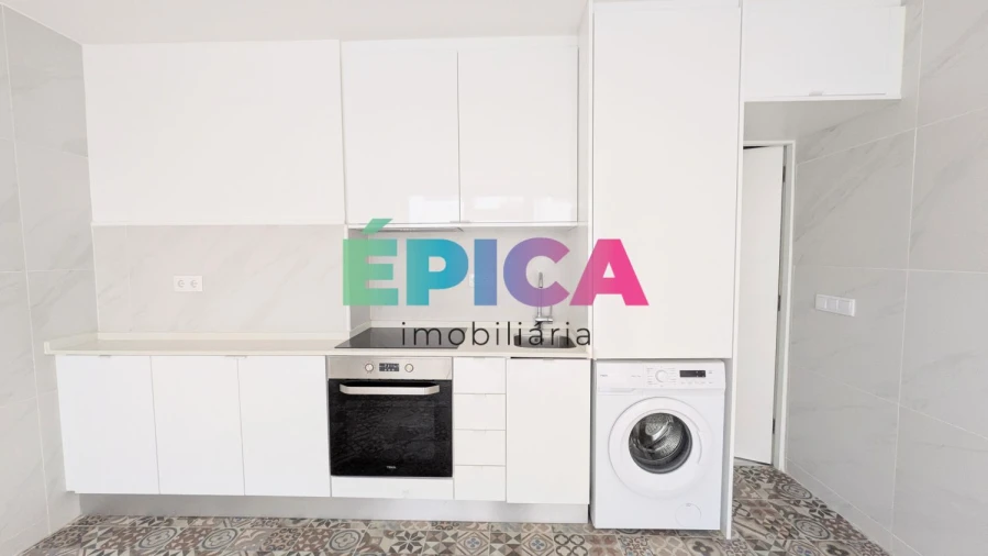 Loja para Arrendamento em Campo de Ourique Foto 8