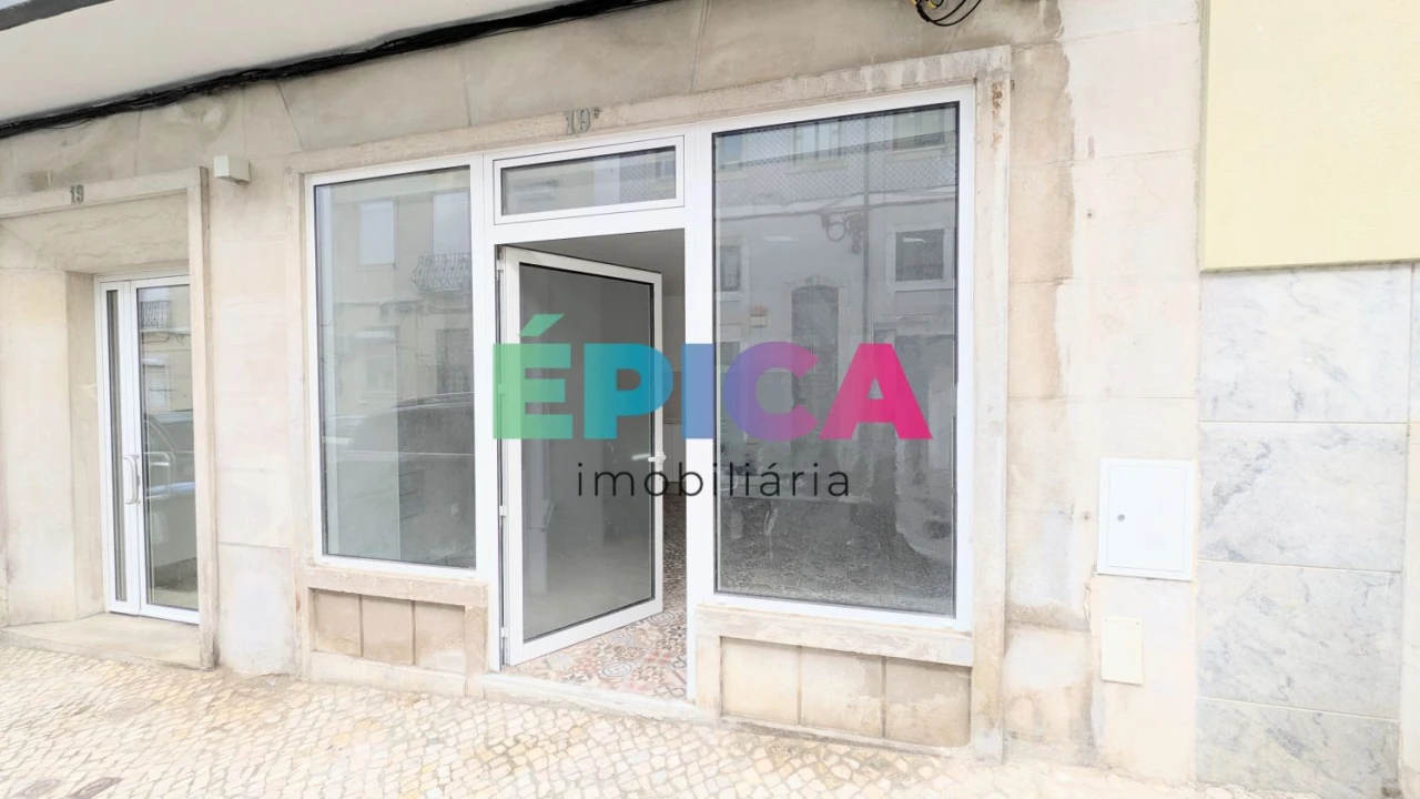 Loja para Arrendamento em Campo de Ourique Foto 1