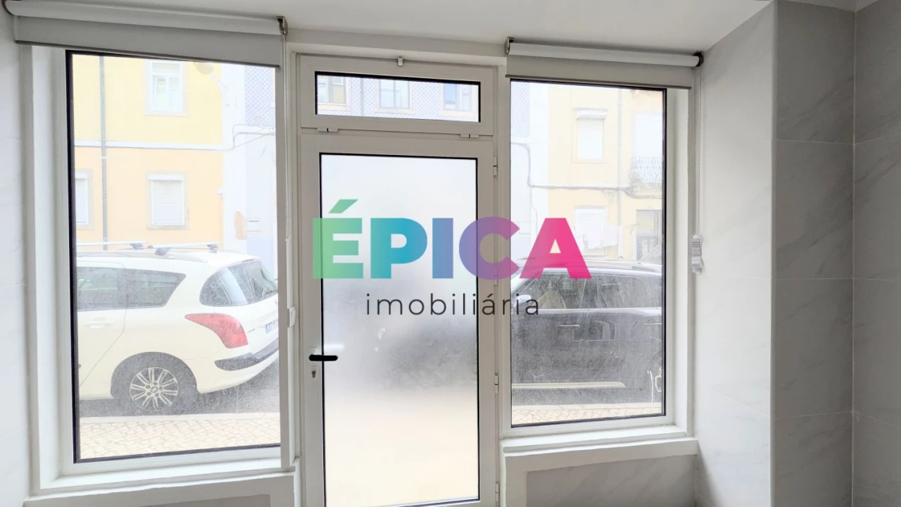 Loja para Arrendamento em Campo de Ourique Foto 1