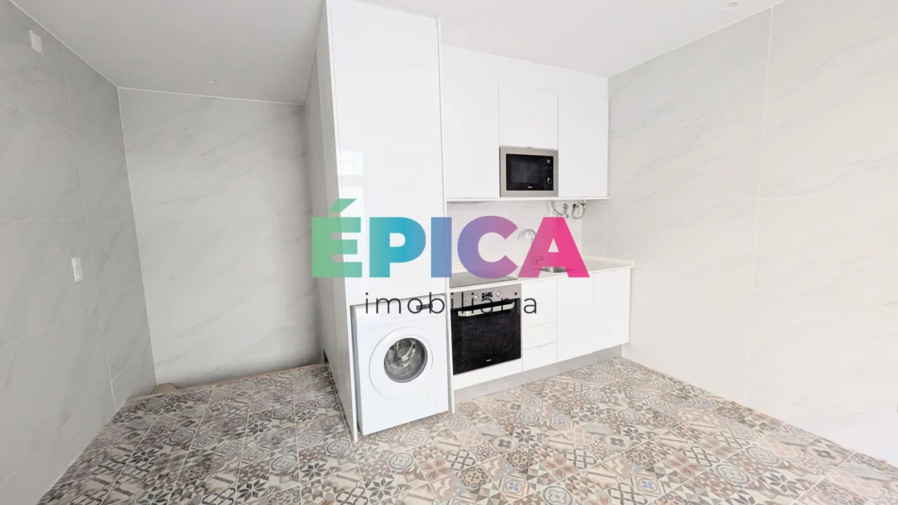 Loja para Arrendamento em Campo de Ourique Foto 12