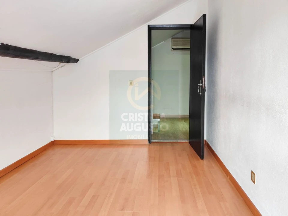 Moradia T3 para Venda em Póvoa de Rio de Moinhos e Cafede Foto 7