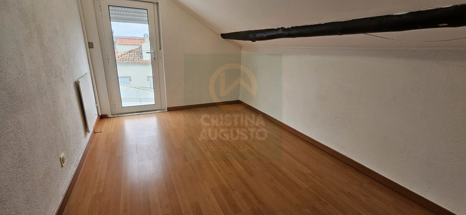 Moradia T3 para Venda em Póvoa de Rio de Moinhos e Cafede Foto 19