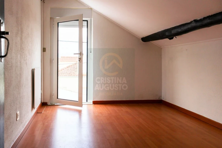 Moradia T3 para Venda em Póvoa de Rio de Moinhos e Cafede Foto 8