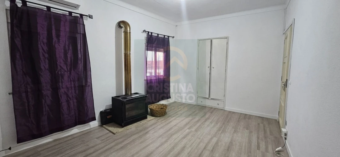 Moradia T3 para Venda em Póvoa de Rio de Moinhos e Cafede Foto 1