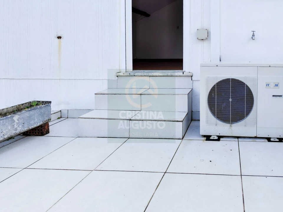 Moradia T3 para Venda em Póvoa de Rio de Moinhos e Cafede Foto 11