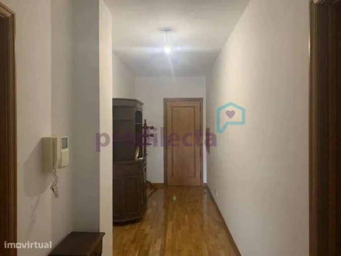 Apartamento T1 para Arrendamento em Paranhos Foto 7