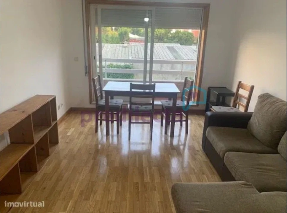 Apartamento T1 para Arrendamento em Paranhos Foto 8