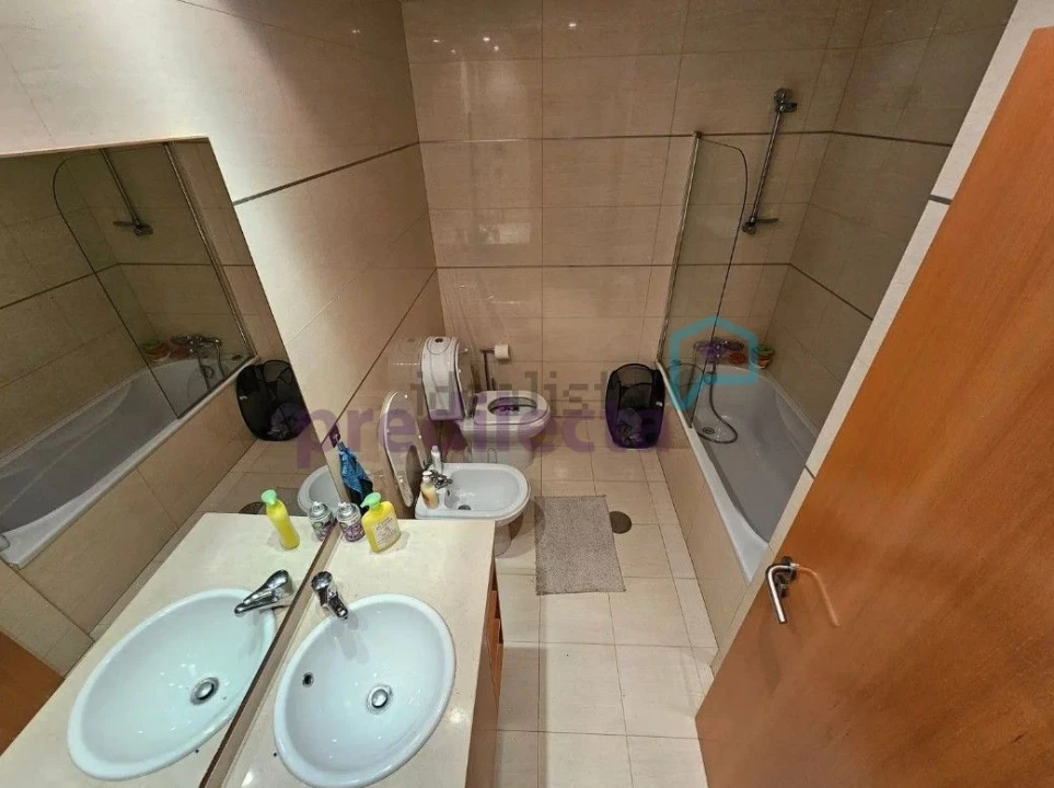 Apartamento T2 para Arrendamento em Rio Tinto Foto 9