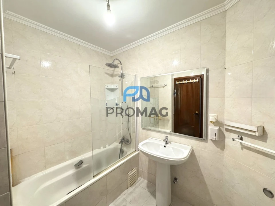 Apartamento T2 para Venda em Gulpilhares e Valadares Foto 47