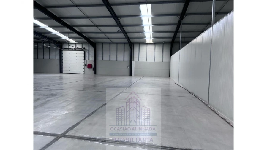 Loja para Arrendamento em Nelas Foto 9