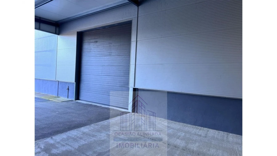 Loja para Arrendamento em Nelas Foto 5