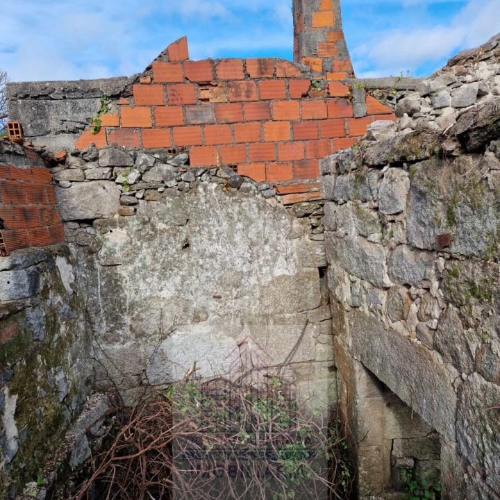 Moradia T2 para Venda em Castro Daire Foto 12