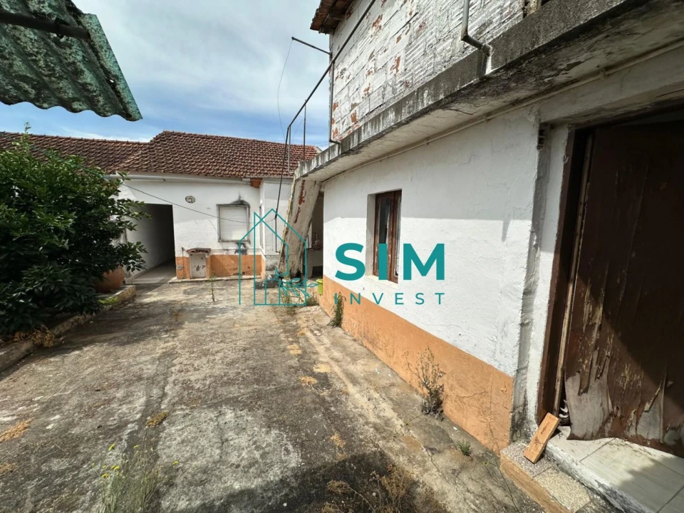 Moradia T1 para Venda em Azoia de Cima e Tremês Foto 13